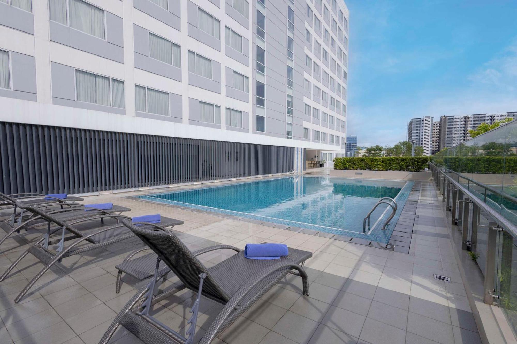 Park Inn By Radisson Iloilo Exterior photo