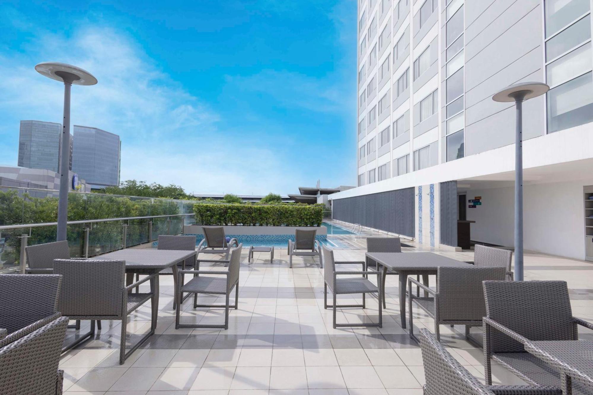Park Inn By Radisson Iloilo Exterior photo